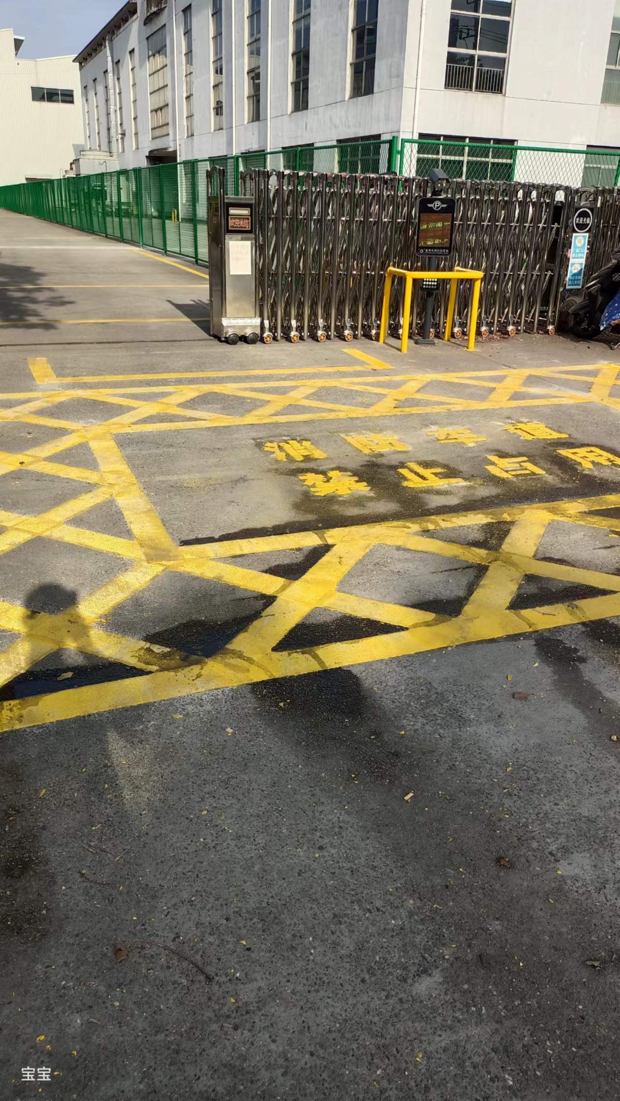 喀喇沁马路划线